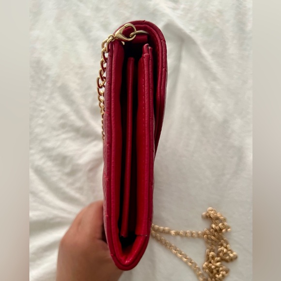 👑✅PRICE FIRM✅ Red Fashion Designer WOC Crossbody Bag. - Picture 7 of 17